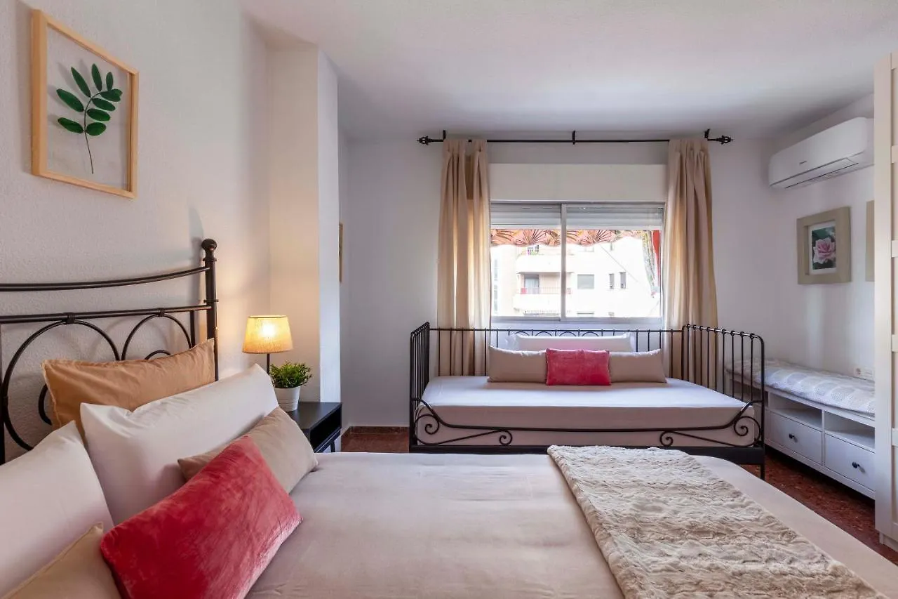 Gran Apartamento Familiar Neptuno Hotel Granada Apartment